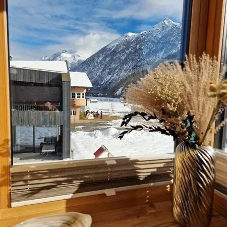 Holzgauerin * Holzgau