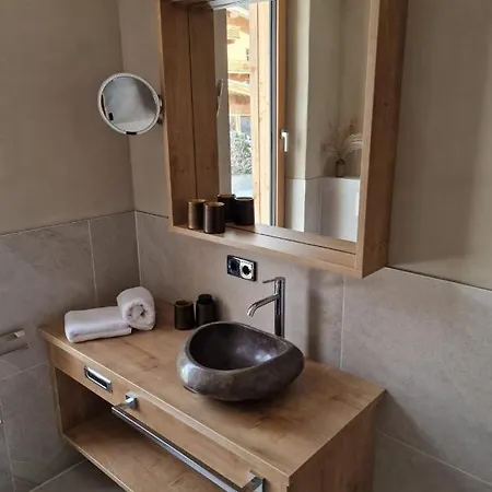 Holzgauerin アパート *