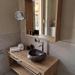 Holzgauerin 아파트 *